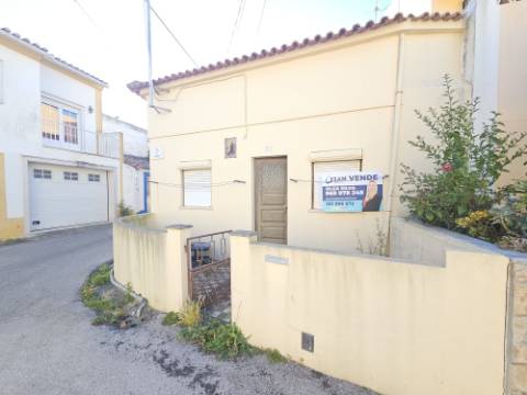 Moradia T2+2 Ramalhal Torres Vedras