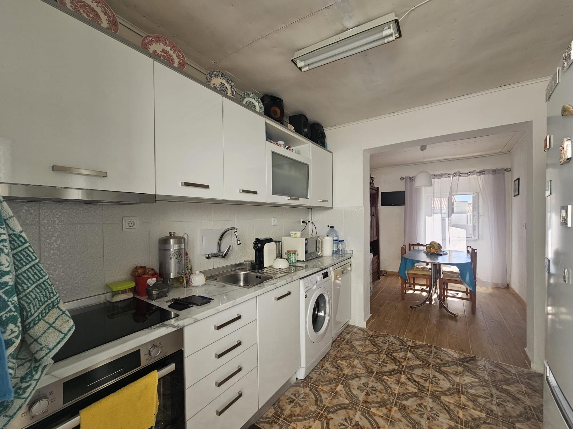 Moradia T2 com 622m² de terreno e fantástico espaço exterior em A dos Cunhados