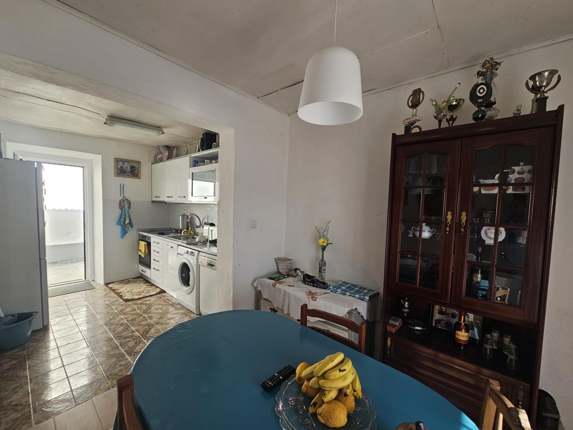 Moradia T2 com 622m² de terreno e fantástico espaço exterior em A dos Cunhados