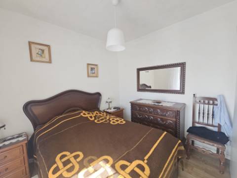 Moradia T2 com 622m² de terreno e fantástico espaço exterior em A dos Cunhados