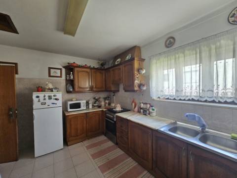 Moradia T2+1 com garagem e quintal Torres Vedras