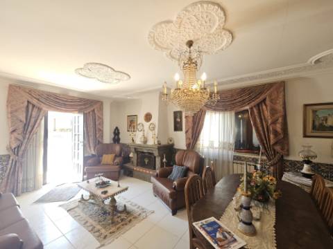 Moradia T2+1 com garagem e quintal Torres Vedras