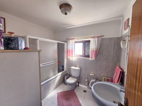 Moradia T2+1 com garagem e quintal Torres Vedras