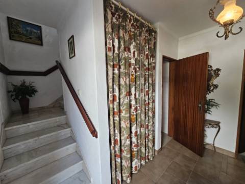 Moradia T2+1 com garagem e quintal Torres Vedras