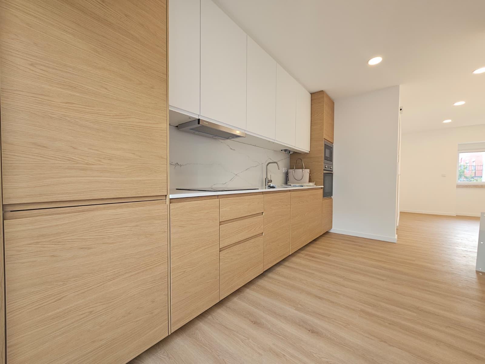 Apartamento T2 com terraço Amadora Mina de Água