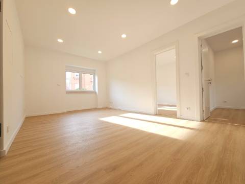 Apartamento T2 com terraço Amadora Mina de Água