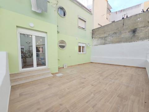 Apartamento T2 com terraço Amadora Mina de Água