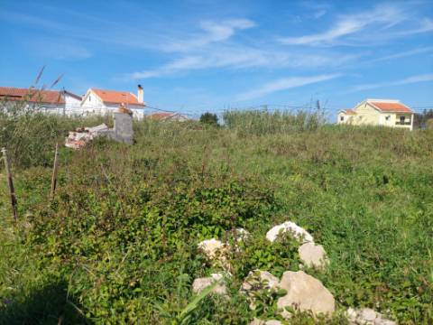 Lote de Terreno para construção de Habitação