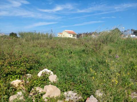 Lote de Terreno para construção de Habitação