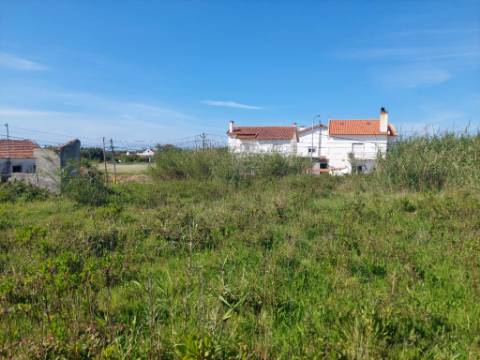 Lote de Terreno para construção de Habitação