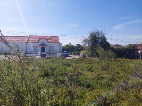 Lote de Terreno para construção de Habitação