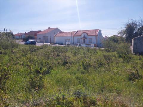 Lote de Terreno para construção de Habitação