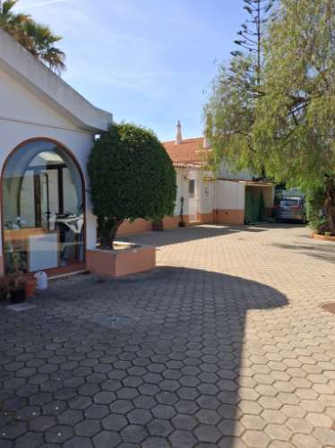 MORADIA T8 PARA VENDA