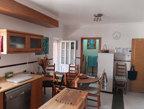 Excelente Moradia T3 com Piscina, Garagem e Zona de Lazer