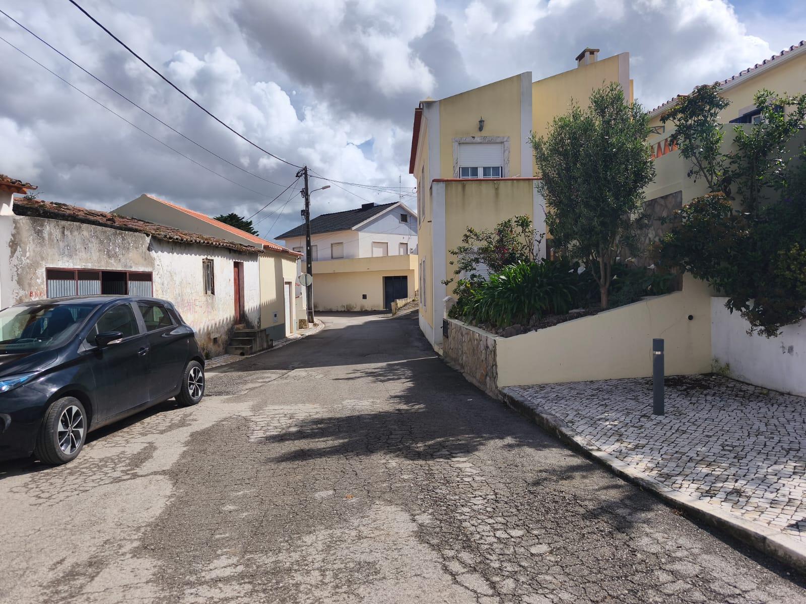 Moradia T2 para restauro no Vilar