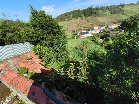 Moradia T2 para restauro no Vilar