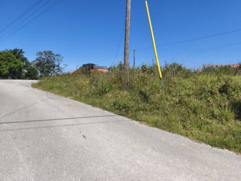 Terreno com PIP Aprovado para Construção de 5 Moradias - Cadaval