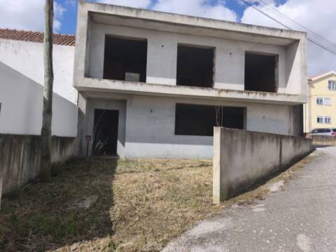 Moradia T3 em construção