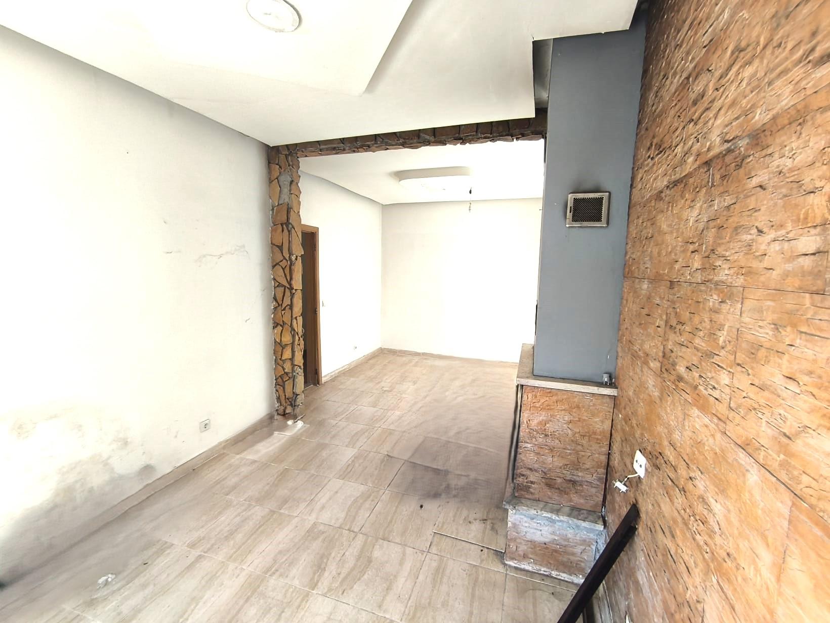 Moradia com Logradouro e Garagem em Zona Privilegiada de Loures