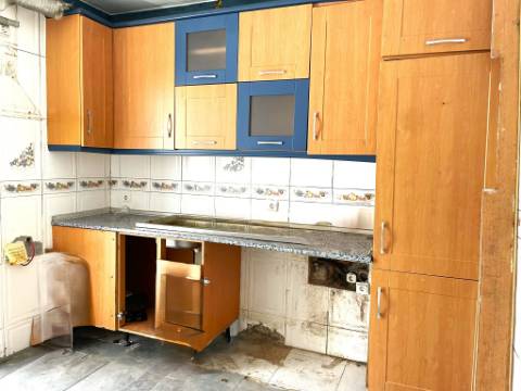 Moradia com Logradouro e Garagem em Zona Privilegiada de Loures