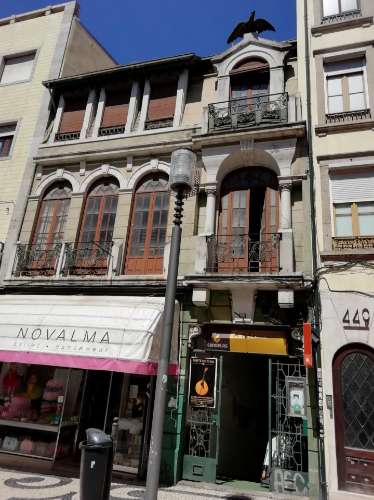 Predio c projecto aprovado p apartamentos e loja