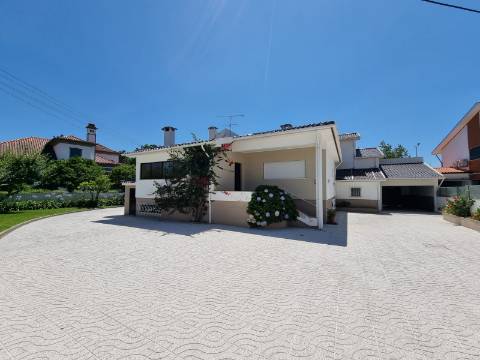 Moradia T5 no centro da cidade de Águeda