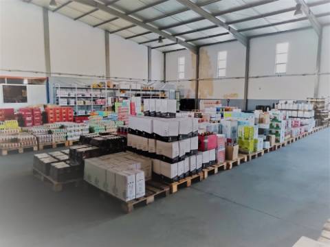 Trespasse de negócio de bebidas e café.