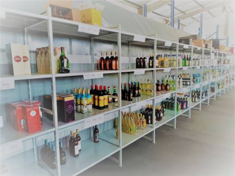 Trespasse de negócio de bebidas e café.