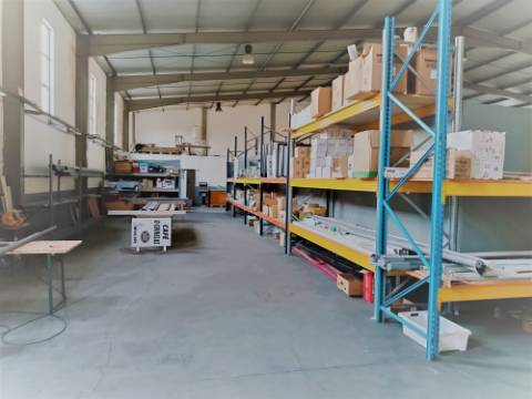 Trespasse de negócio de bebidas e café.