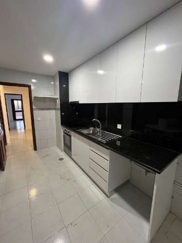 T2 no centro da cidade com lugar de garagem e terraço.