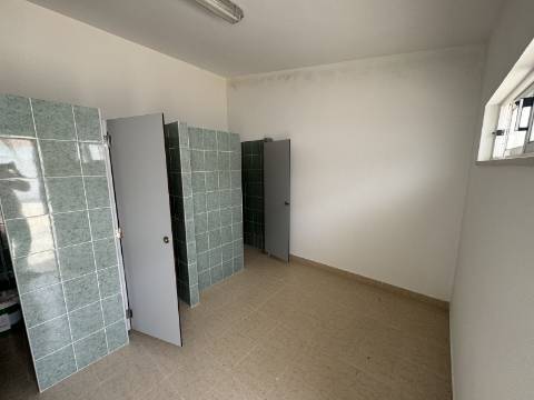 Adega em Fazendas de Almeirim