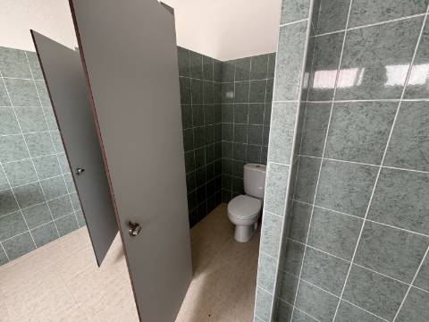 Adega em Fazendas de Almeirim