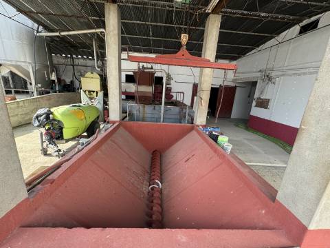 Adega em Fazendas de Almeirim