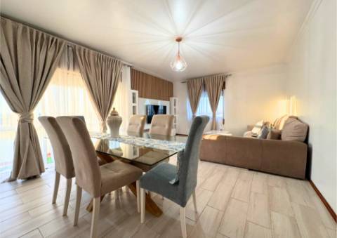 Apartamento T4 em Alpiarça