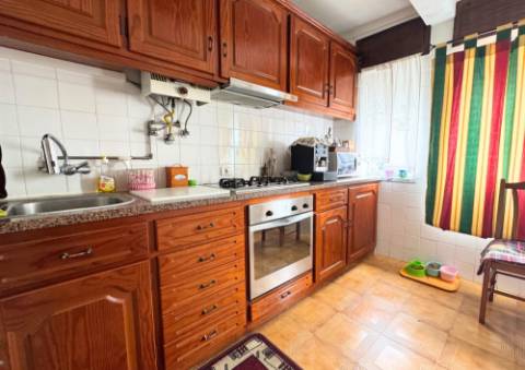 Apartamento T2 (rés do chão) em Almeirim
