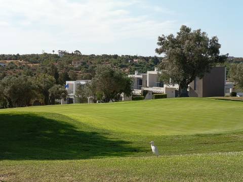 Elegante Moradia V3 inserida num resort exclusivo em Silves