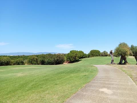 Elegante Moradia V3 inserida num resort exclusivo em Silves