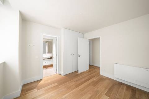 Apartamento T3 em Prédio de Requinte no Porto!