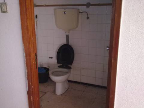 Loja nas imediações da quinta do Covelo!!