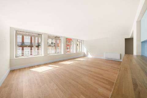 Apartamento T3 em Prédio de Requinte no Porto!