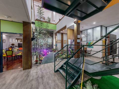 Armazém remodelado e transformado em Escritório