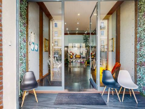 Armazém remodelado e transformado em Escritório