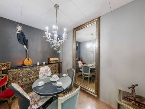 Armazém remodelado e transformado em Escritório