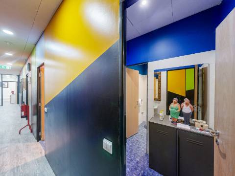 Armazém remodelado e transformado em Escritório