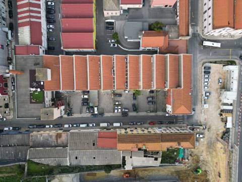 Armazém remodelado e transformado em Escritório