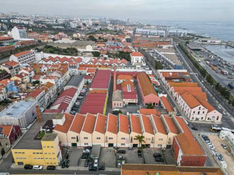 Armazém remodelado e transformado em Escritório