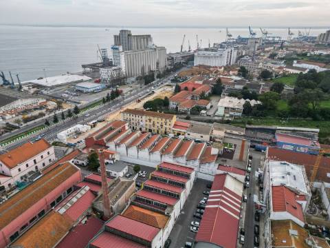 Armazém remodelado e transformado em Escritório