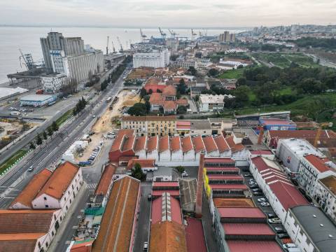 Armazém remodelado e transformado em Escritório