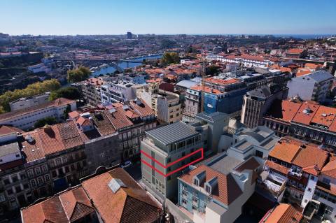 Apartamento T3 em Prédio de Requinte no Porto!