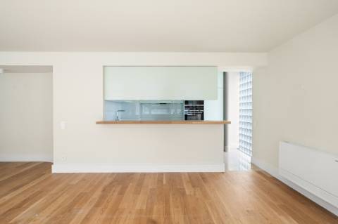 Apartamento T3 em Prédio de Requinte no Porto!